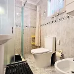 Beautiful Home In Torrevieja With Swimming Pool בית נופש טורבייחה